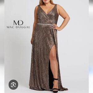 Mac‎ Duggal Gown, Size 18, Sleeveless VNeck, Copper Sequins, Small Train, NEW!